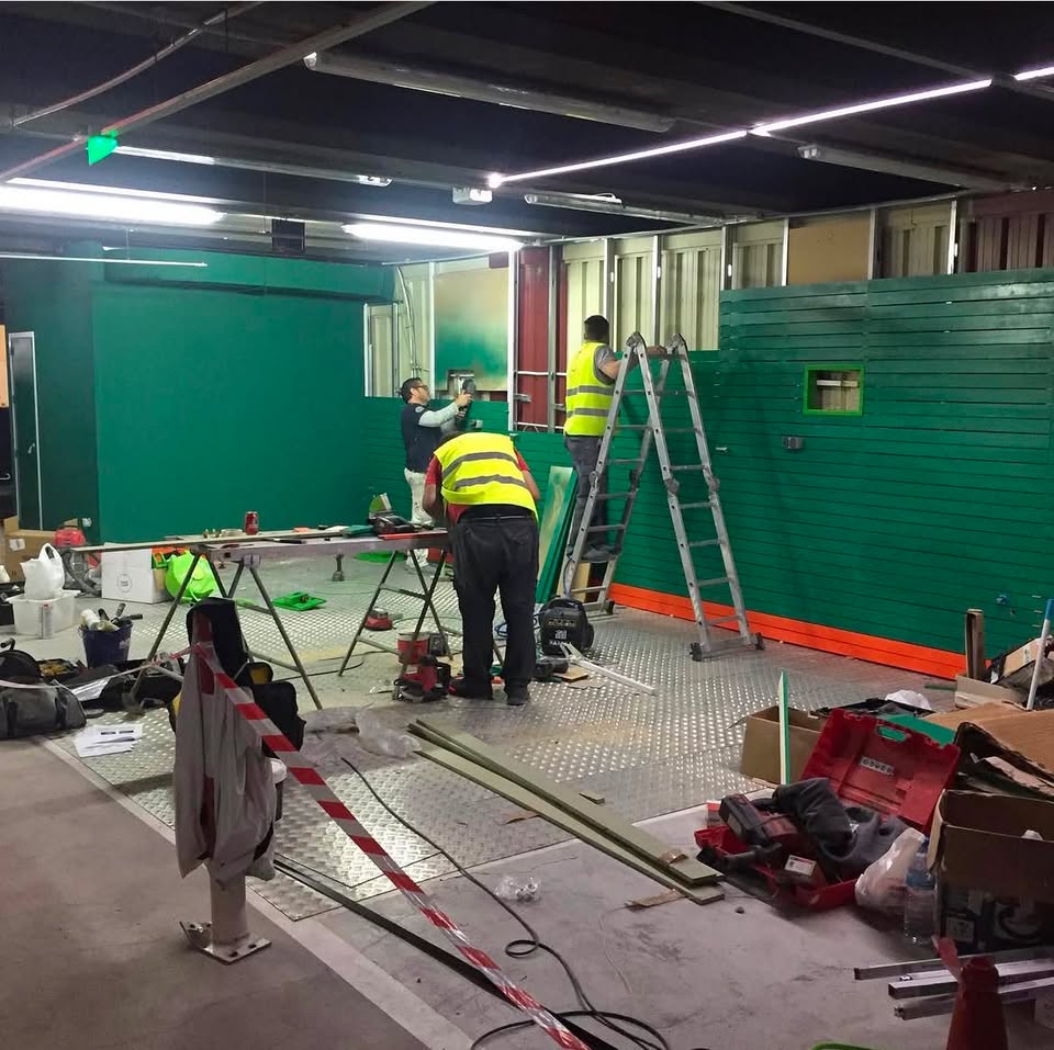 Montaje e instalación técnica del centro de lavado en superficie
